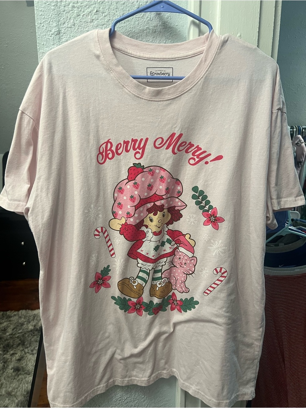 Strawberry Shortcake Berry Merry Christmas Graphic T-Shirt Pink